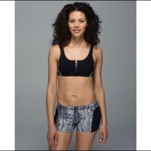 NWT Lululemon Sweat 2 Swim Short in size 6 in Black & White